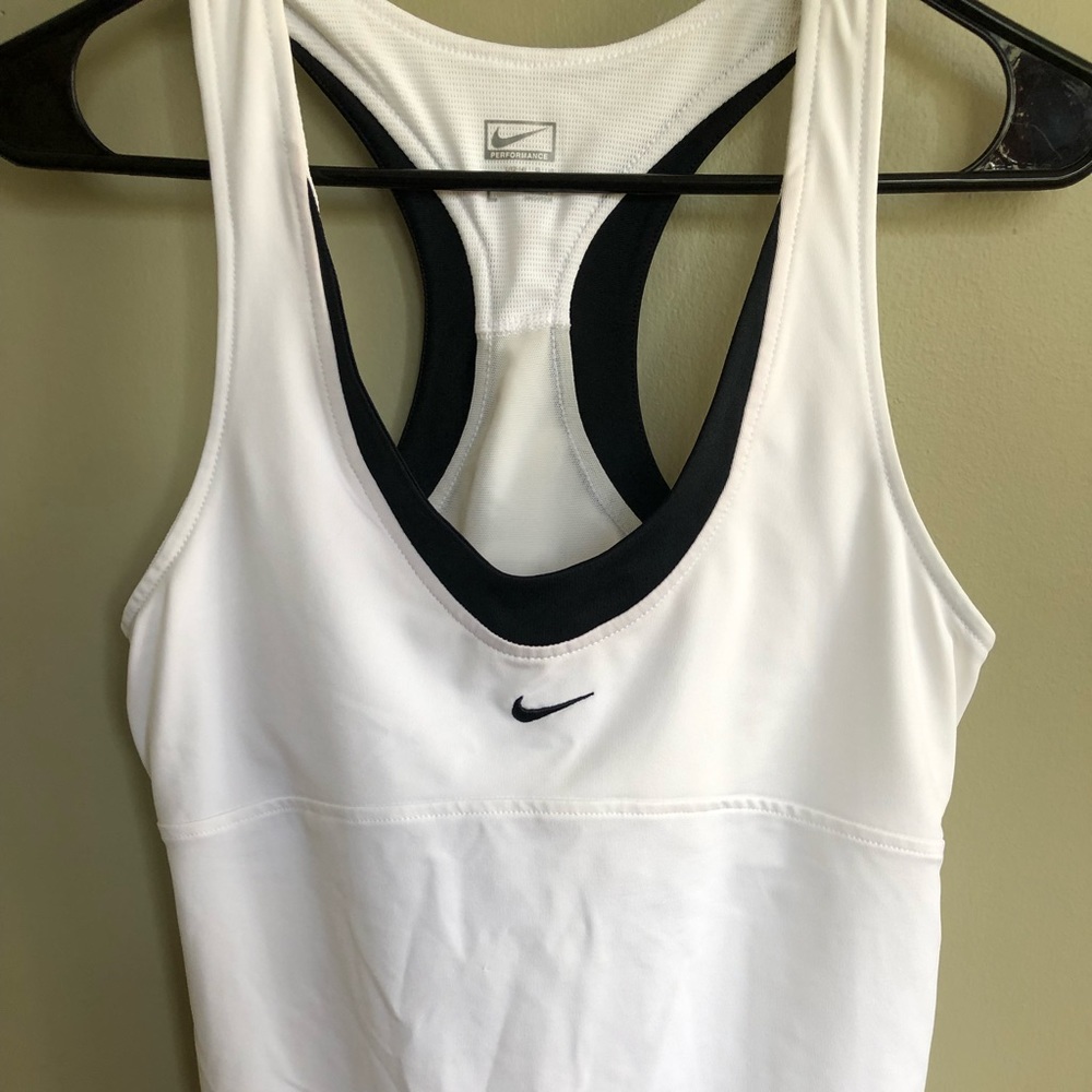 Women’s Large Nike Fitness Top